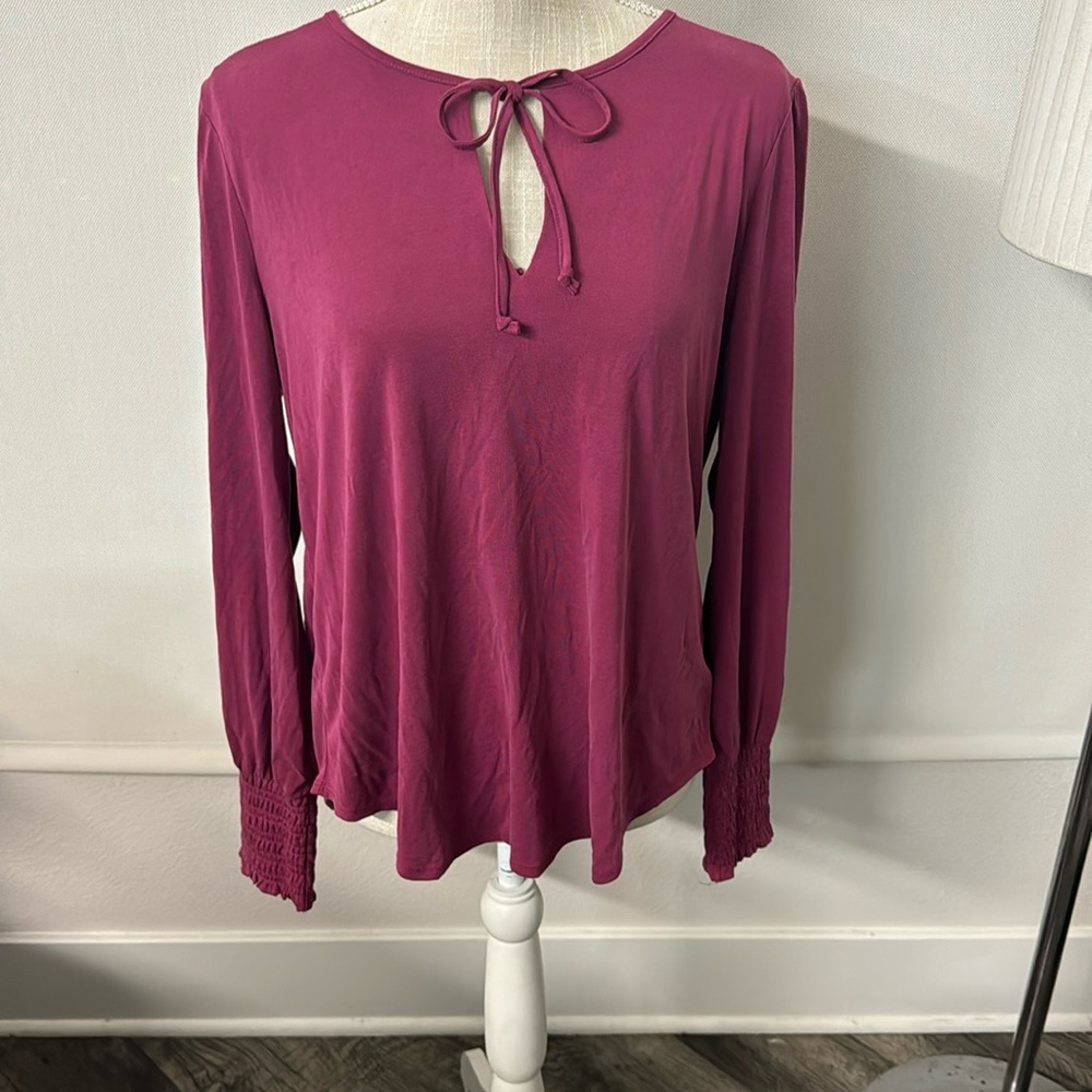 Lucky Brand EUC Tie Neck Peekaboo Blouse
